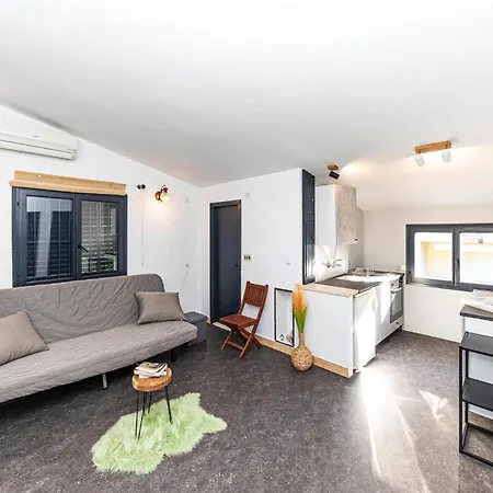 Apartman Cozy In Okrug Gornji Trogir
