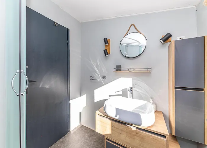 Cozy In Okrug Gornji Apartman