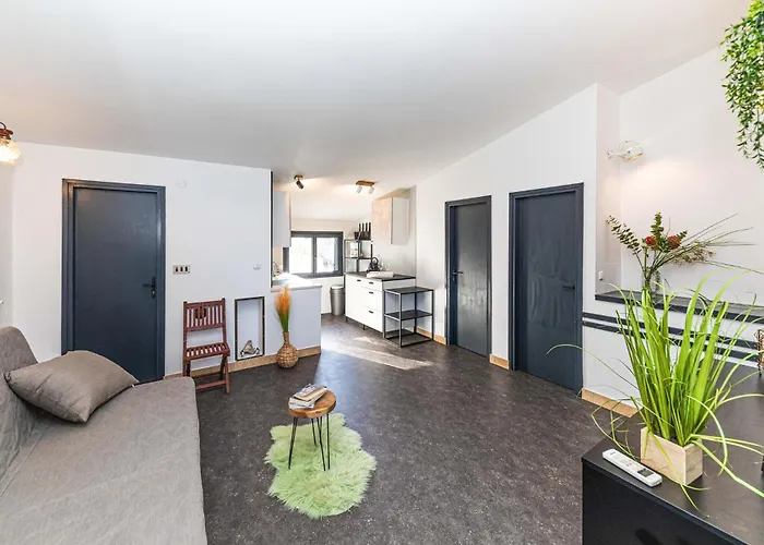 Cozy In Okrug Gornji Apartman Trogir