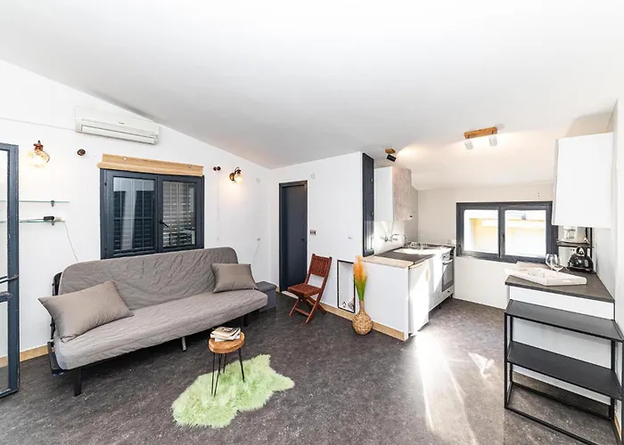 Apartman Cozy In Okrug Gornji Trogir